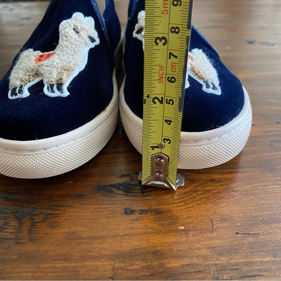 Soludos Womens Navy Blue Velvet Llama Embroidered Slip On Sneakers Size 6 - Picture 10 of 13